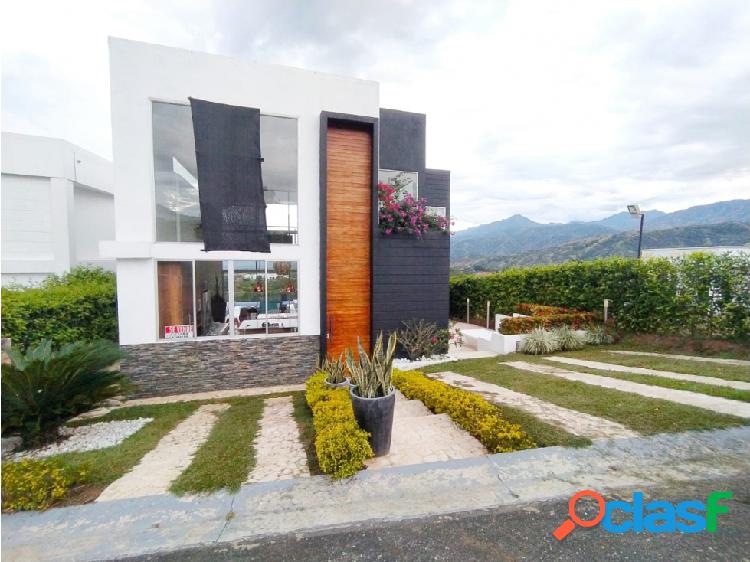 Se vende finca Santa fé de Antioquía 320mts