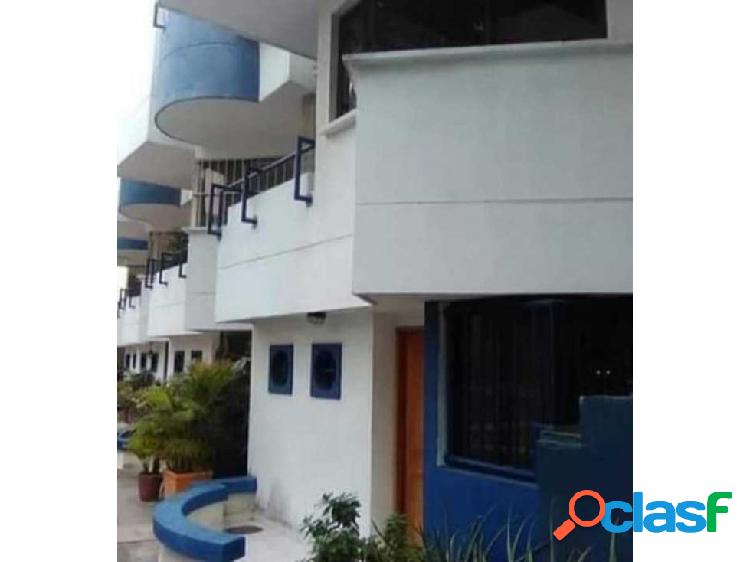 Venta de casa 3 niveles en Crespo - Cartagena (TB)