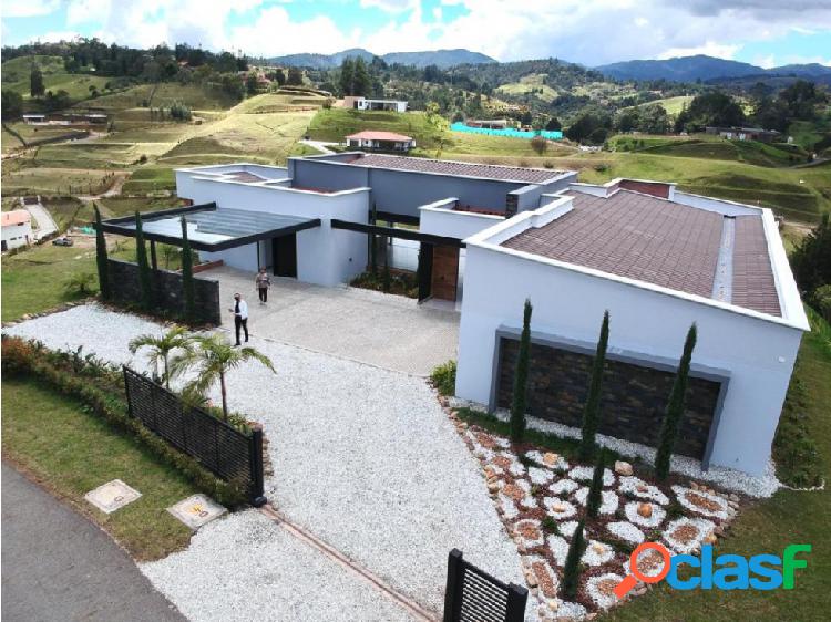 Venta de casa campestre en el Retiro