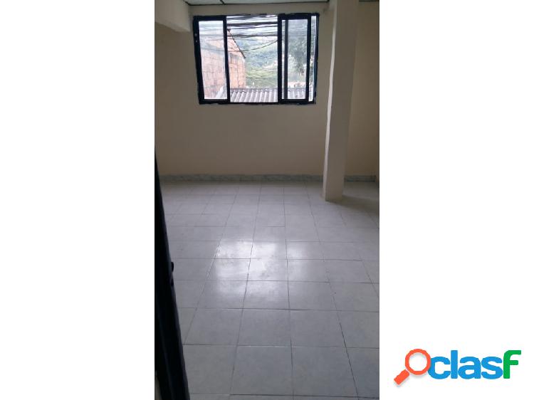 VENDO CASA EN EL CENTRO