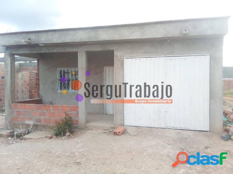 SE VENDE CASA ENTRANDO POR EL ANILLO VIAL OCCIDENTAL