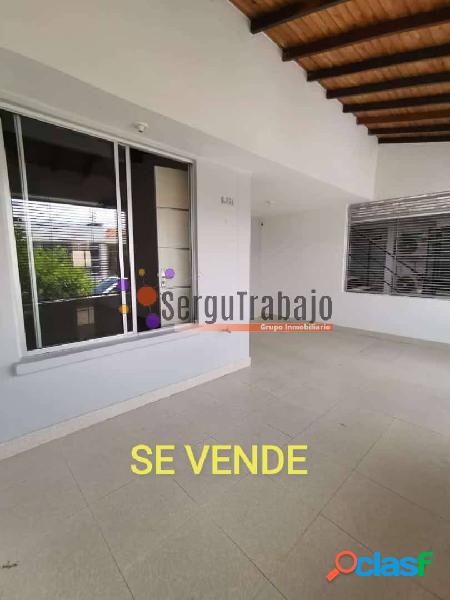 SE VENDE HERMOSA CASA EN PRADOS DEL ESTE