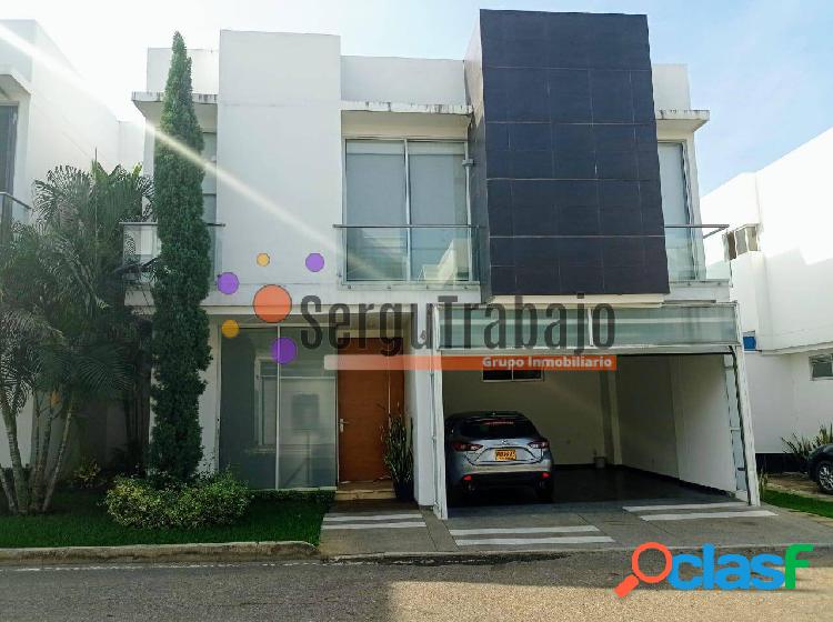 SE VENDE CASA EN LA FLORESTA