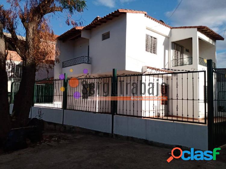 SE VENDE CASA ESQUINERA EN LA LIBERTAD