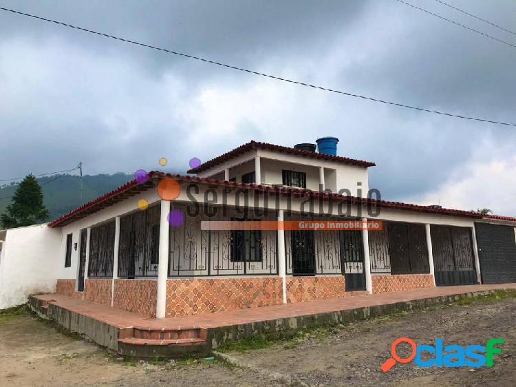 SE VENDE HERMOSA CABAÑA EN CHINACOTA