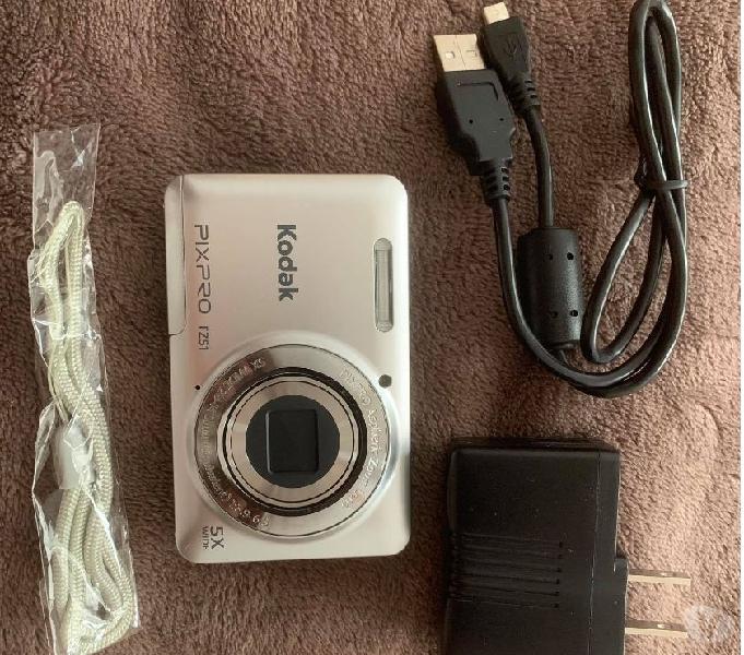 Vendo cámara Kodak PixPro FZ51