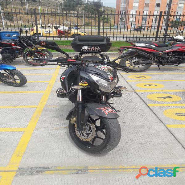 SE VENDE MOTO PULSAR NS 200