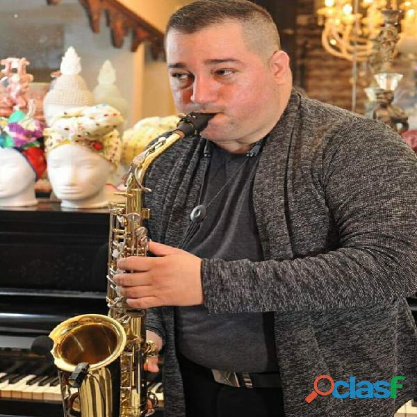 Saxofonista instrumental en Bogotá y hombre orquesta Dani