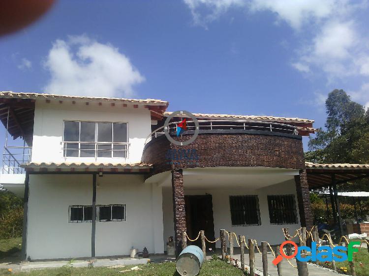 Casa para venta en el Carmen de Viboral 3989