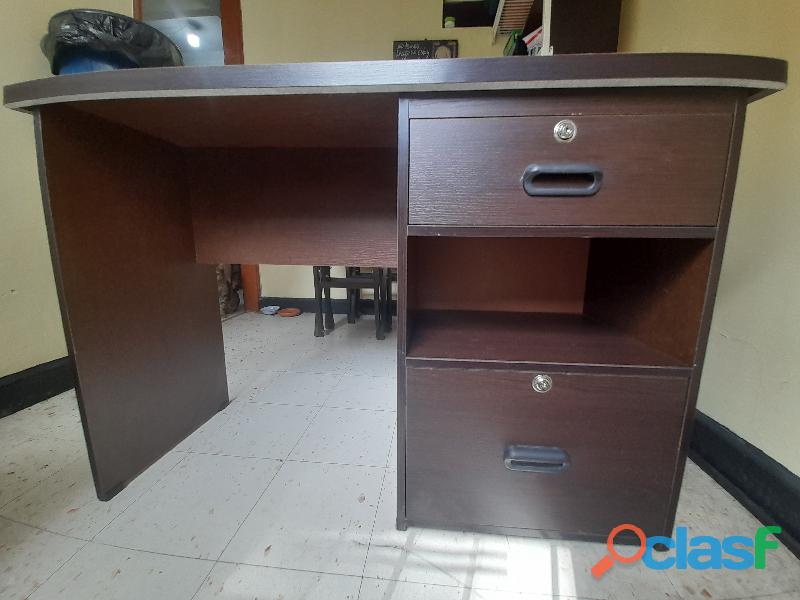 Escritorio en Madera