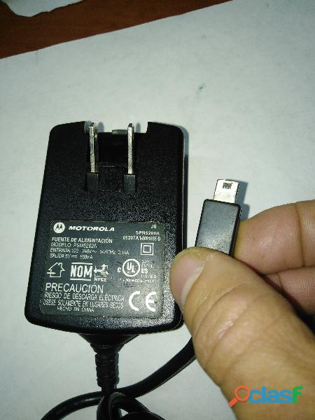 Cargador Motorola conector Mini USB