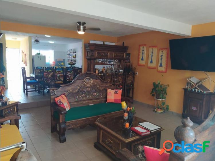 CASA EN VENTA EN TEQUESQUITENGO MORELOS