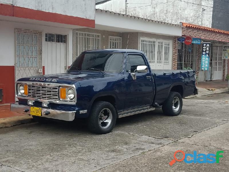 Se vende camioneta Dodge 1978, negociable, en Villavicencio.