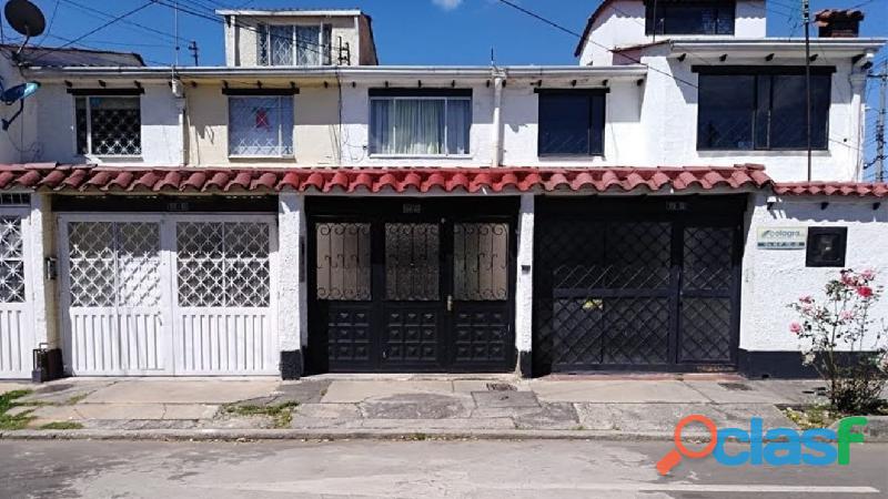 Vendo hermosa casa en Villa del Prado cerca calle 170