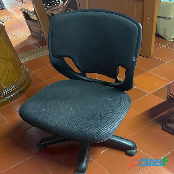 SILLA RECLINABLE PARA OFICINA MUY BUEN ESTADO