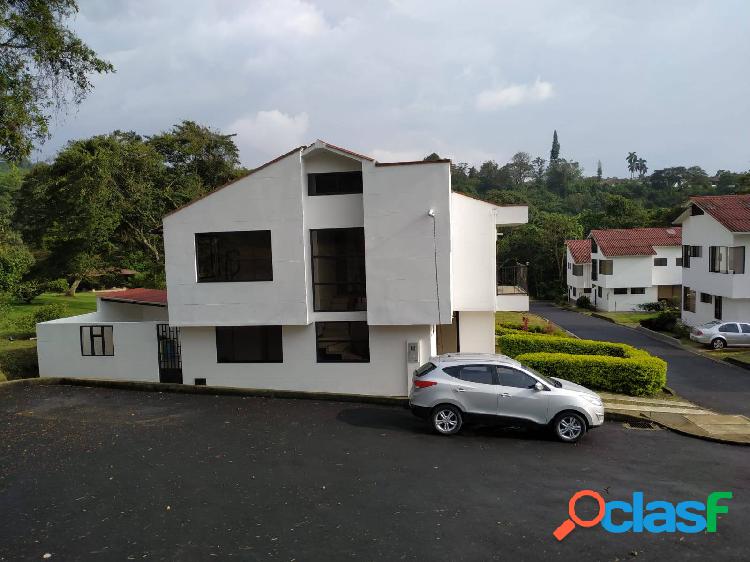 Venta Casa en Silvania Cundinamarca, Moderna