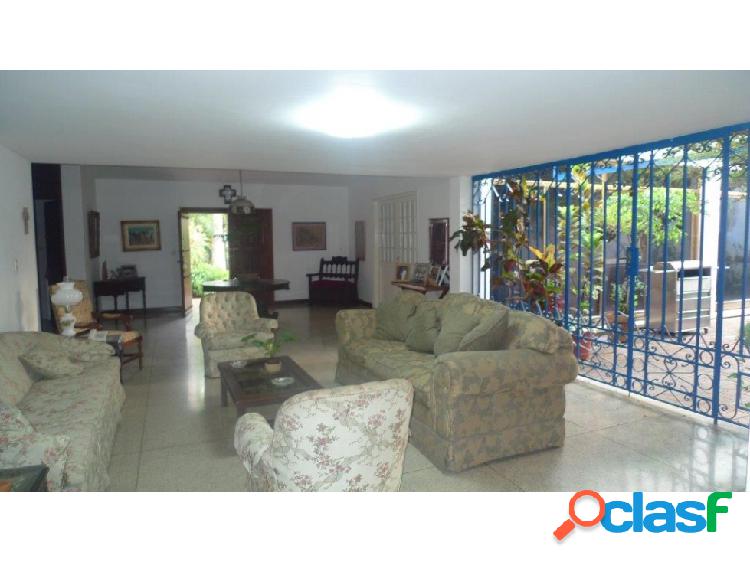 ACOGEDORA CASA COLONIAL 1300 MTS