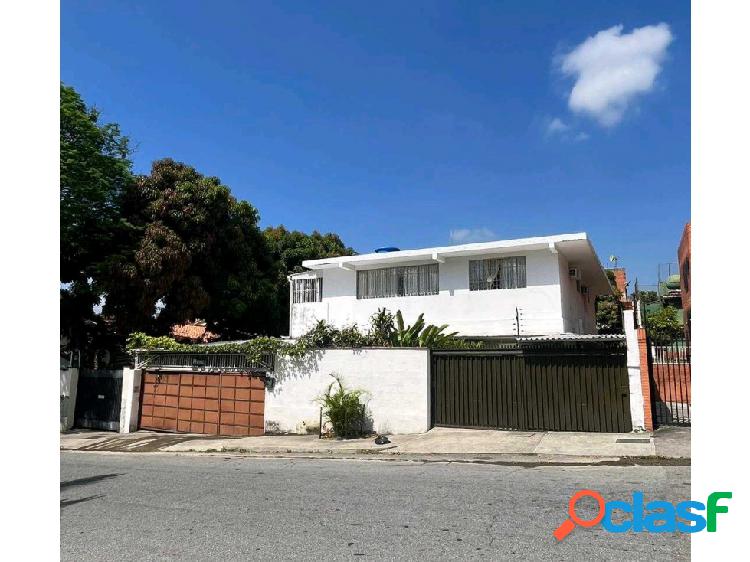 ALQUILER / CASA / ALTAMIRA / 5HB - 4B - 4PE / 400m2/ Ref