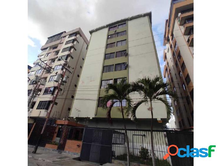 APARTAMENTO DE ALQUILER EN LA URB. SAN ISIDRO MARACAY