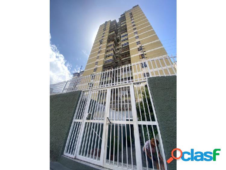 APARTAMENTO EN AV. FUERZAS ARMADAS (VENTA)