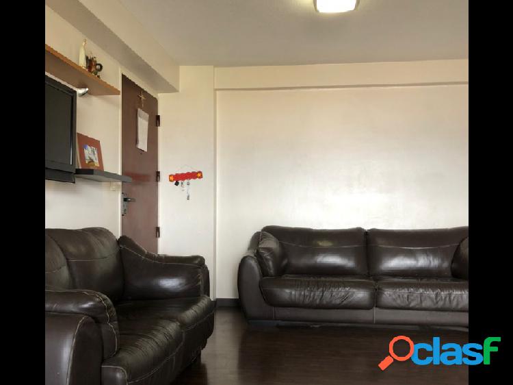 APARTAMENTO EN COLINAS DE BELLO MONTE (OPORTUNIDAD) -