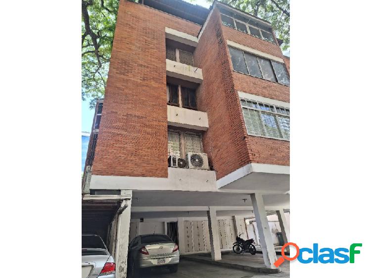 APARTAMENTO EN LAS MERCEDES EN VENTA