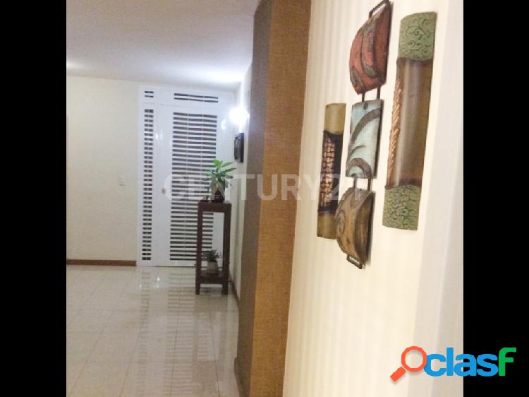 APARTAMENTO EN LOS NARANJOS MUY BIEN CONSERVADO