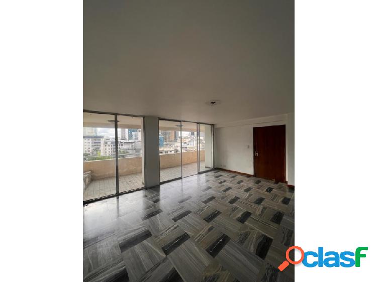 APARTAMENTO EN VENTA EN ALTAMIRA (PARA REMODELAR)