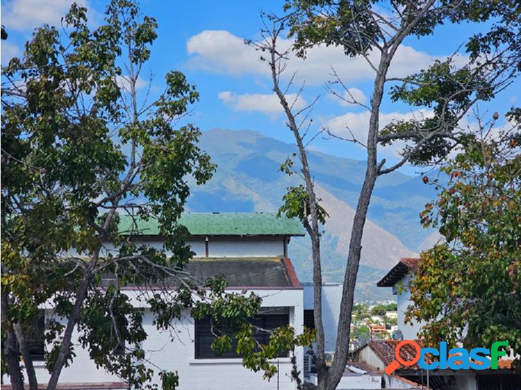 Agradable y acogedora Quinta en la Urbanización Santa