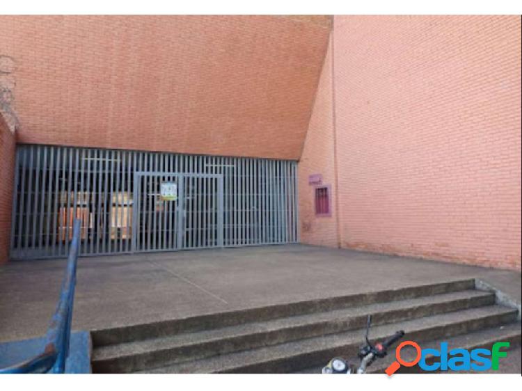 Alquiler deposito Comercial +Mezzanina calle Brasil Catia,