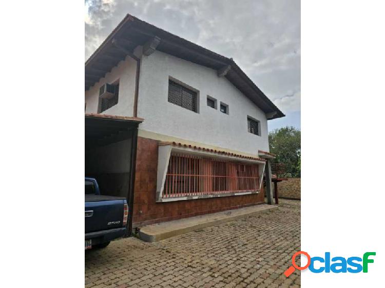 Alquilo consultorios 35m2 en adelanteCampo Claro 1506