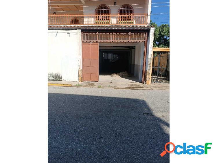 Alquilo local comercial en Santa Rita estado Aragua