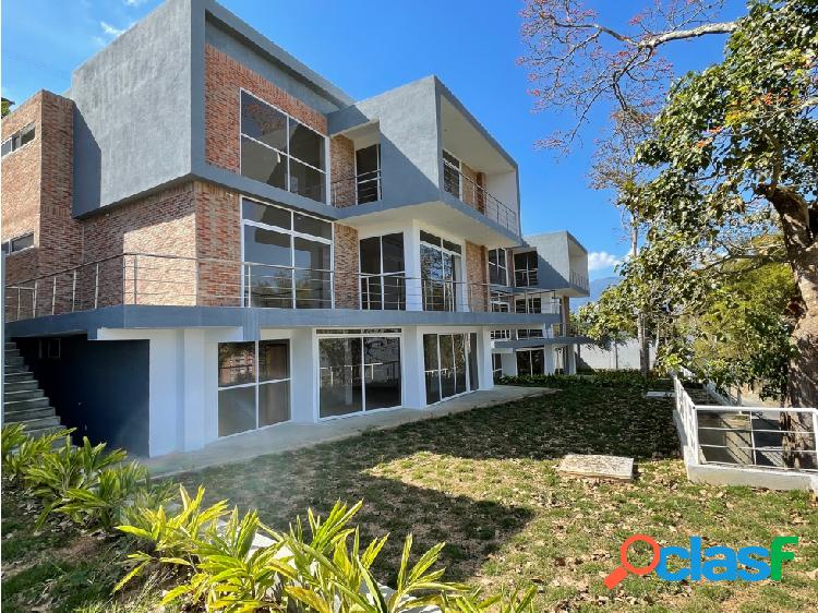 Alto Hatillo / Lagunita Se Vende casa 900 m2+280m2 jardín a