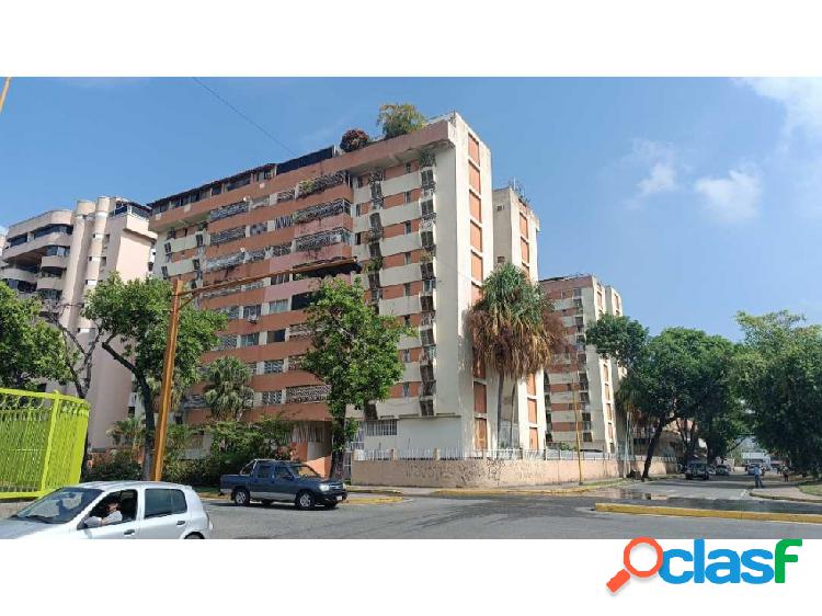 Amplio apartamento en Prebo sobre vía principal