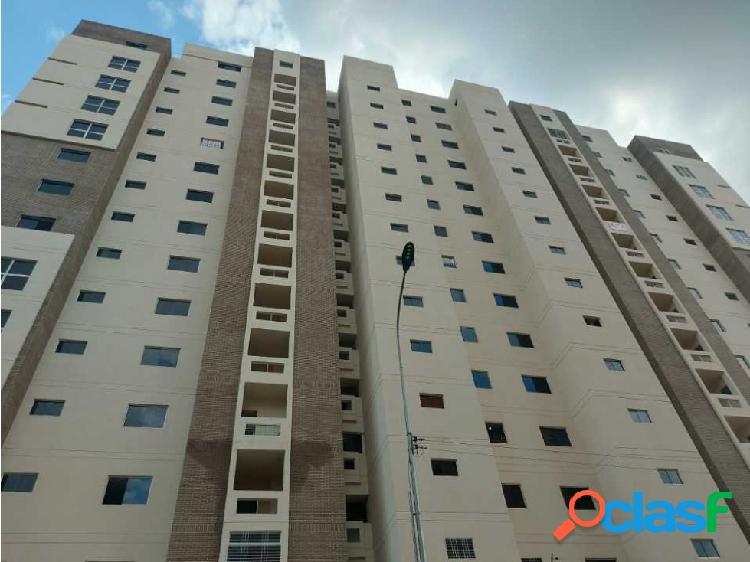 Apartamento de 120m2 obra gris en Maracay