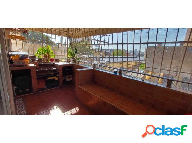 Apartamento de 130m2 en Calicanto en Maracay