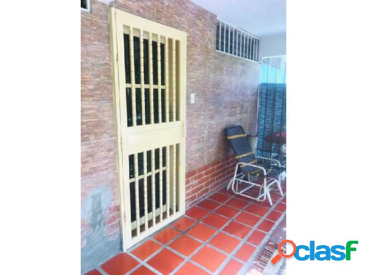 Apartamento de 82m2 en Caña de Azúcar en Maracay S-9