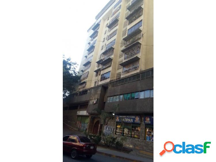 Apartamento en Res Guaicaipuro Av Bolívar agua propia Los