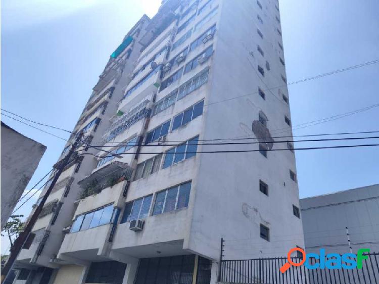 Apartamento en Venta Av.Bolivar Norte Valencia MR-7429561