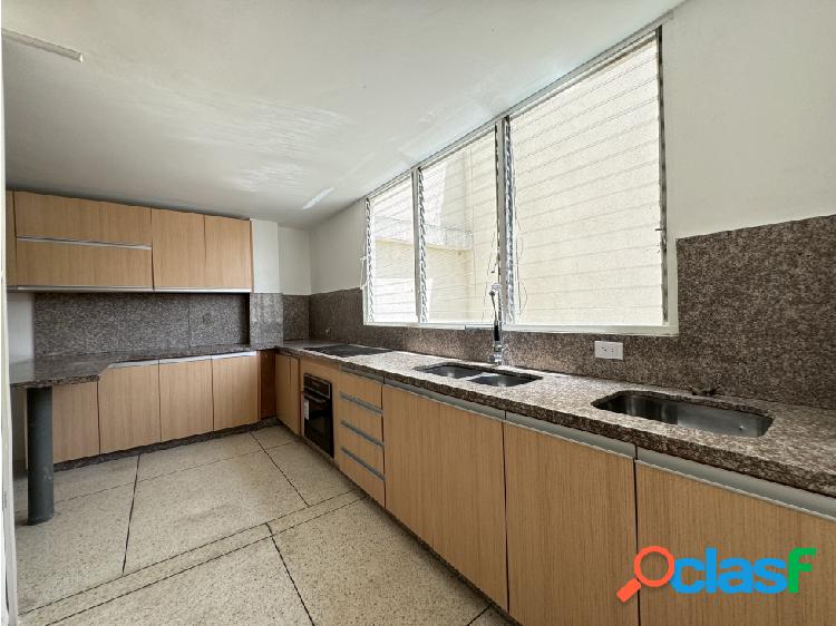 Apartamento en Venta en Cumbres de Curumo 158m2