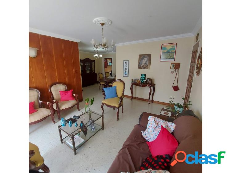 Apartamento en Venta en Cumbres de Curumo 3H+S/ 3B/ 2P/ 1M