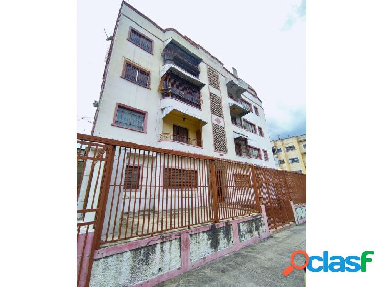 Apartamento en Venta en Las Acacias 62mts/2H/1PE