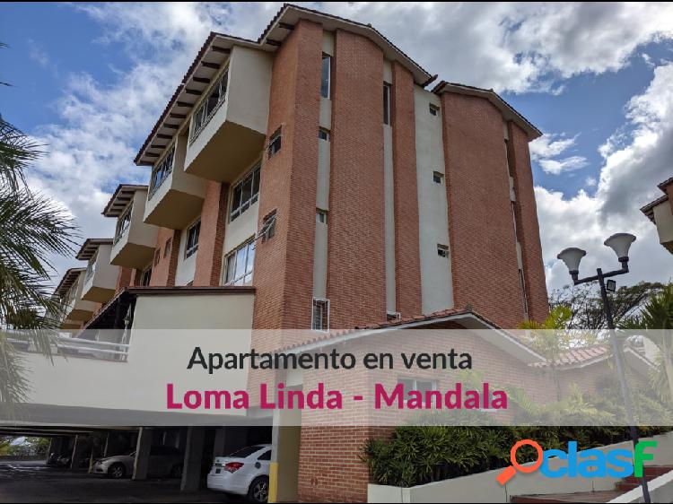 Apartamento en venta en Loma Linda remodelado con bella