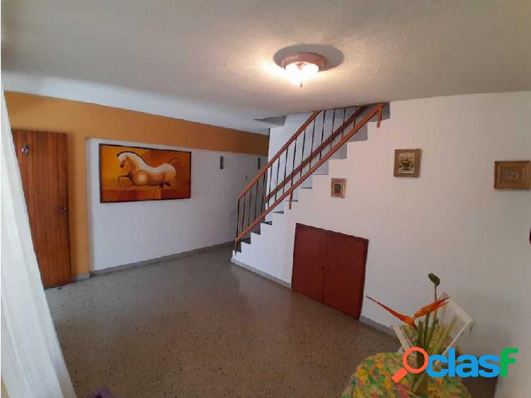 CASA DUPLEX EN VENTA URB SUCRE CENTRO