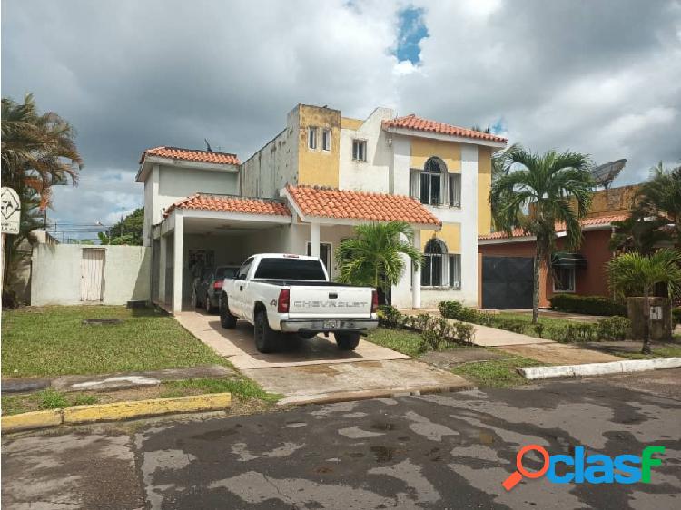 CASA EN LA URB LA LAGUNITA/TIPURO VE02-1494ST-YHER