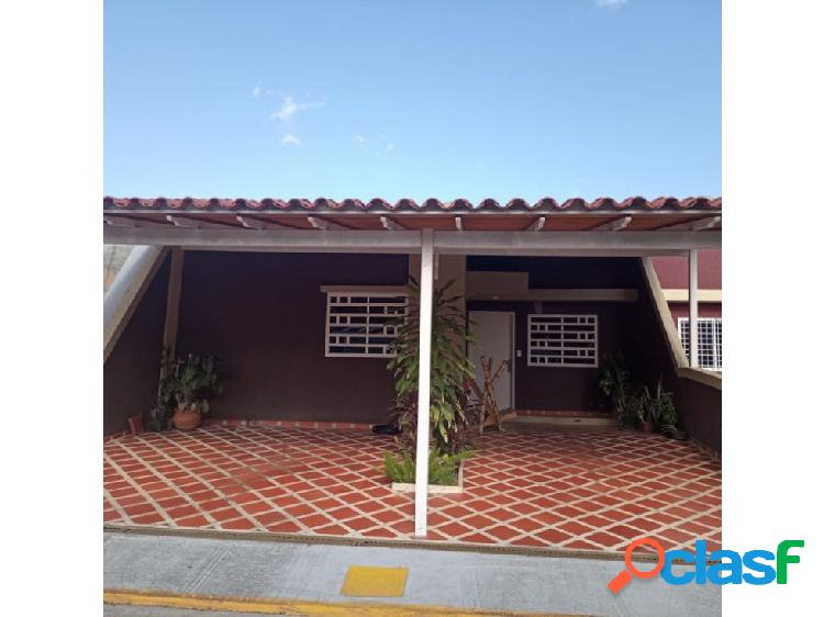 CASA EN VENTA CANAIMA II ESPECTACULAR