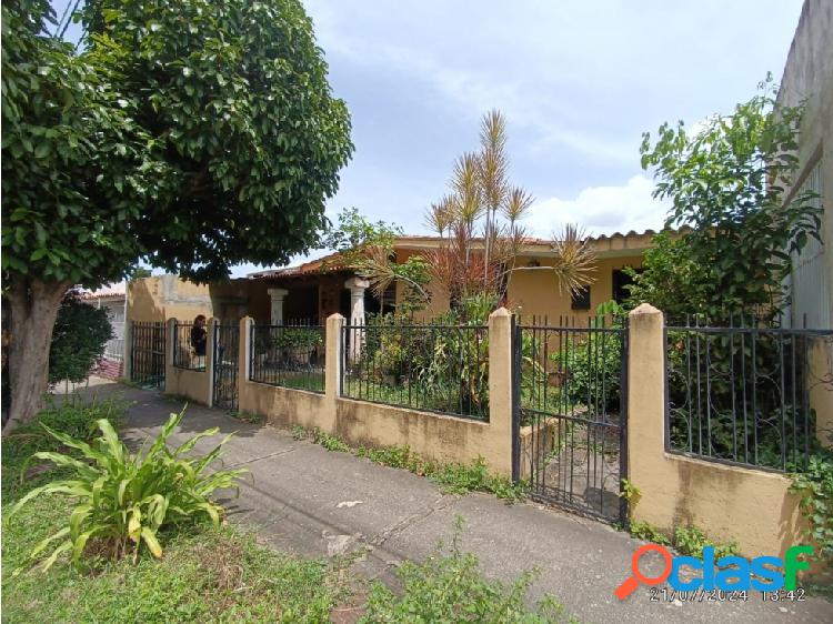 CASA EN VENTA EN LA ESMERALDA CG-8004650