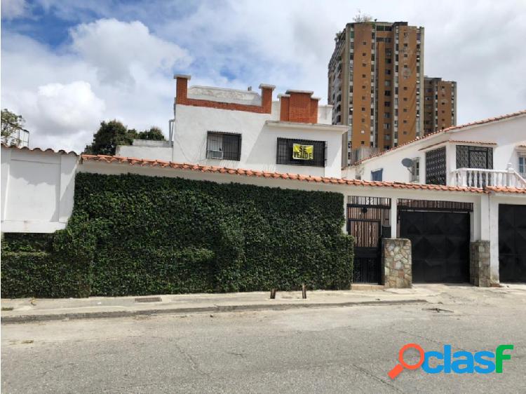 CASA EN VENTA EN LAS FUENTES DEL PARAISO