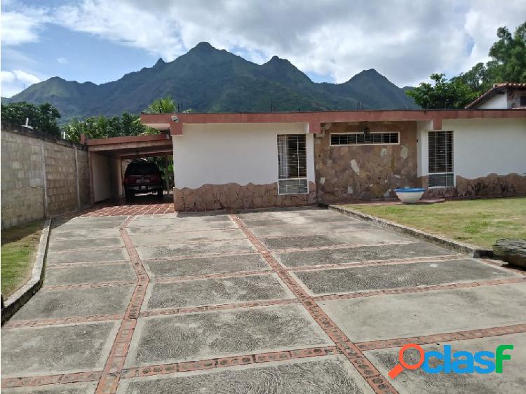 CASA EN VENTA EN LAS MOROCHAS SAN DIEGO CON PISCINA