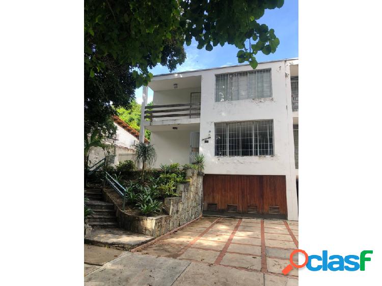 CASA EN VENTA EN SAN ROMAN 311m2 5h+s/6b/3p